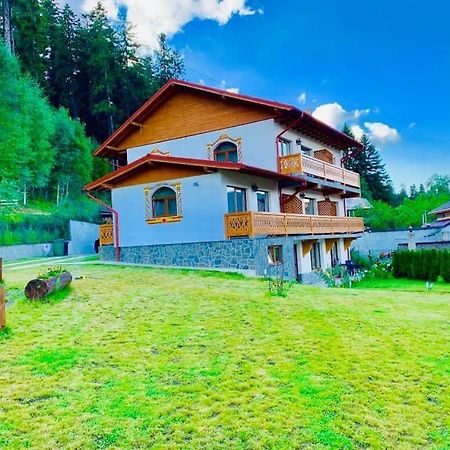 Hotel Casa Belcin Buşteni Esterno foto