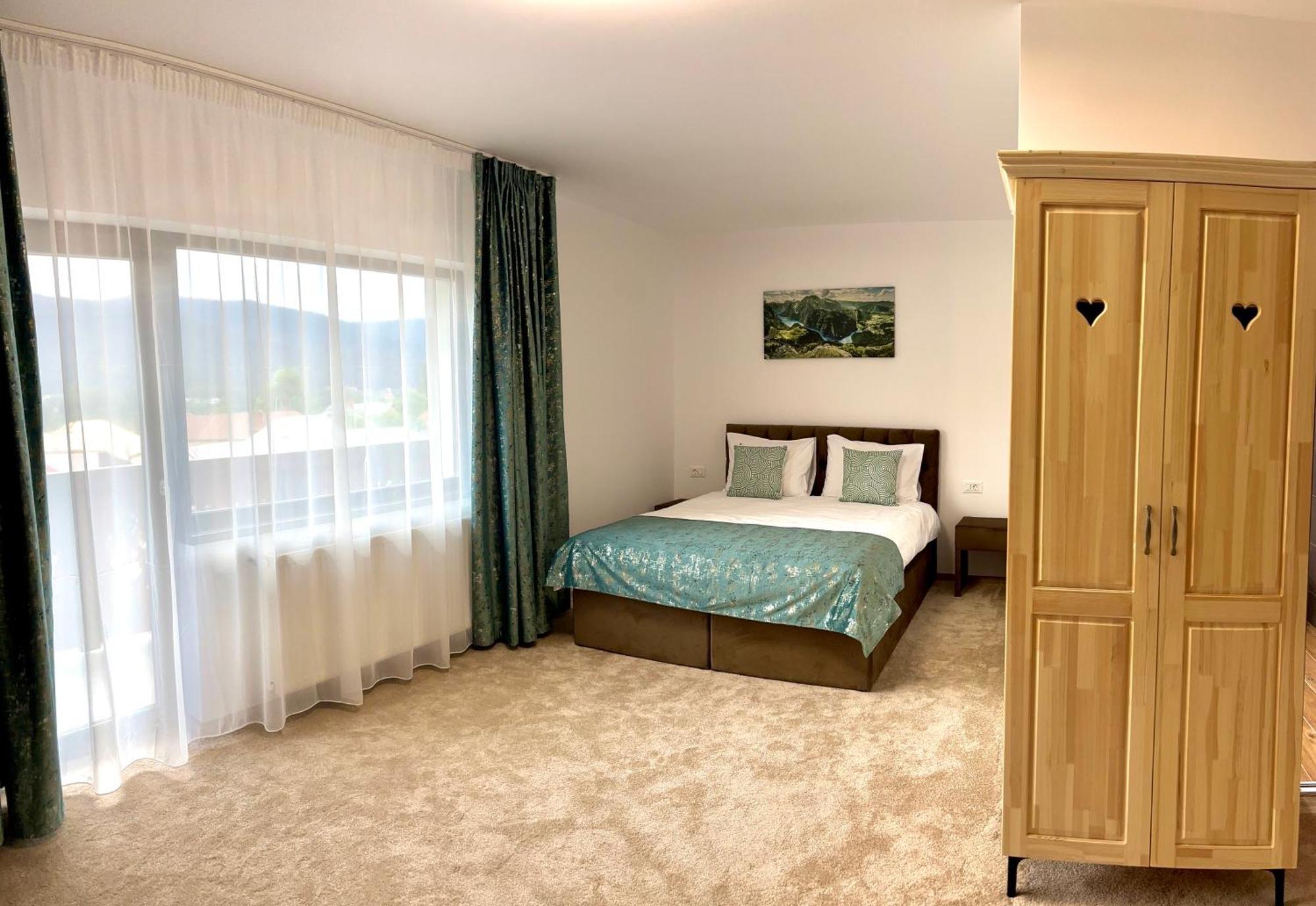 Hotel Casa Belcin Buşteni Esterno foto