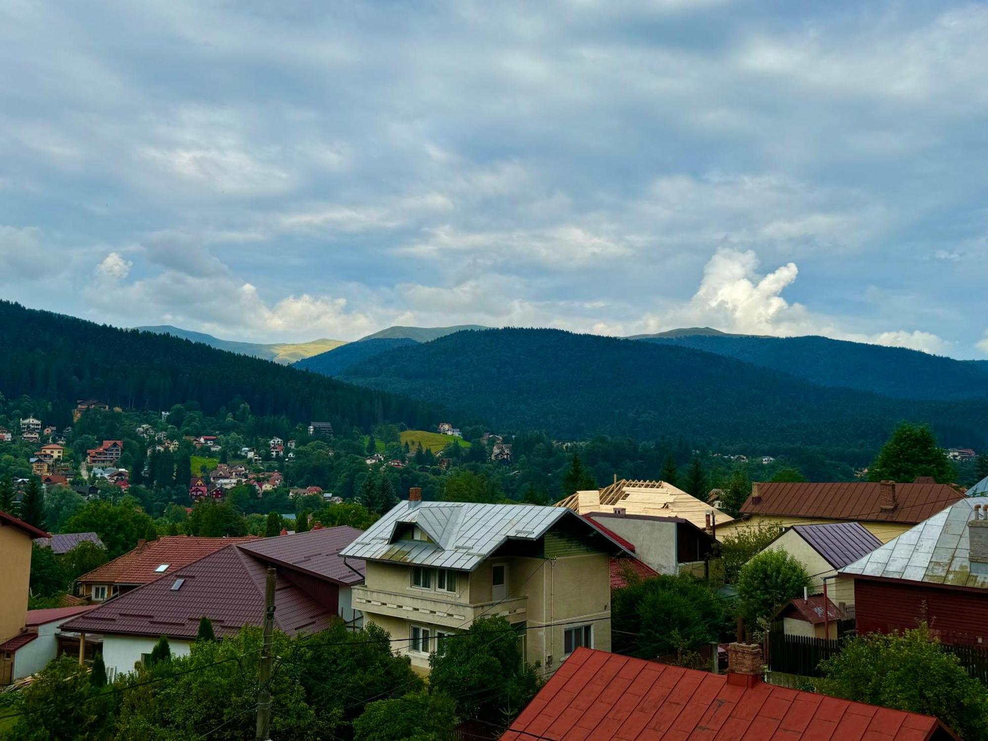 Hotel Casa Belcin Buşteni Esterno foto
