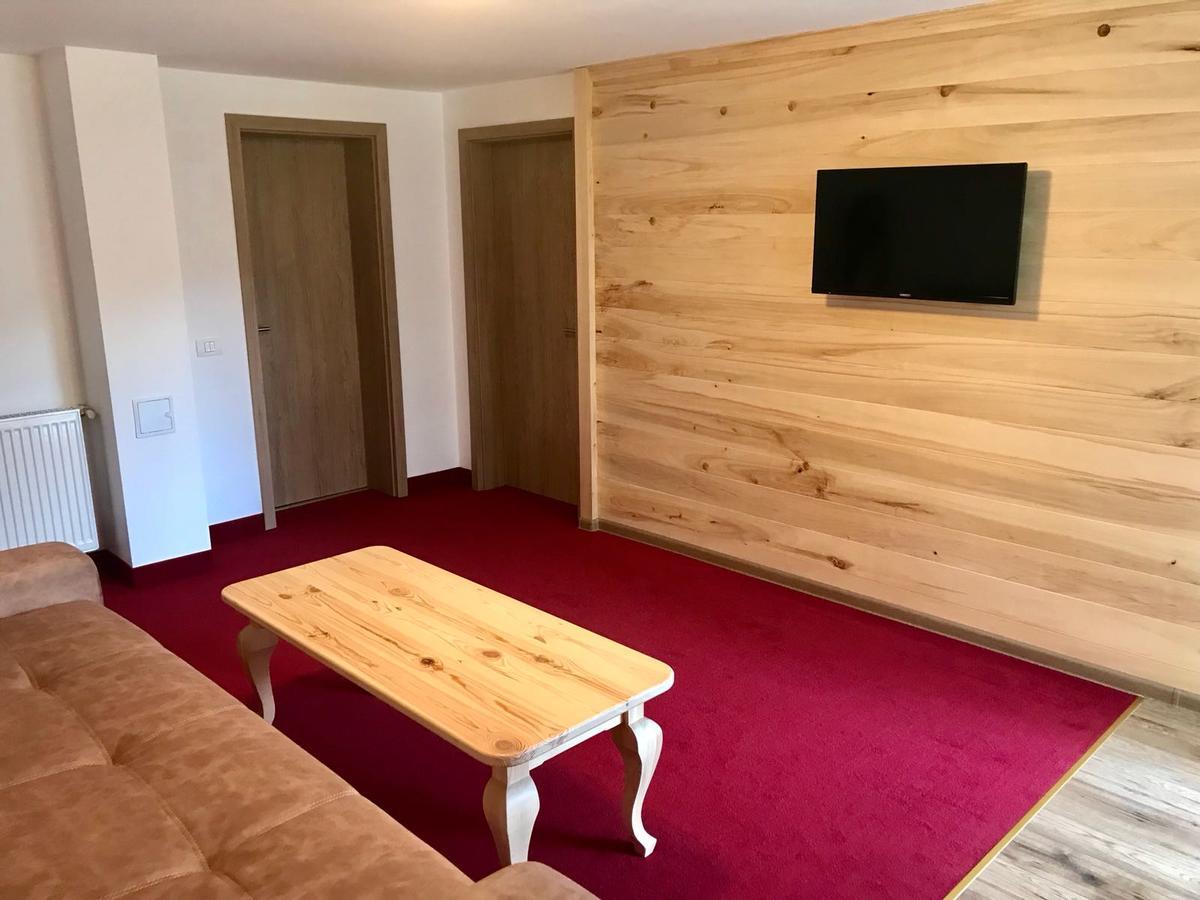 Hotel Casa Belcin Buşteni Esterno foto