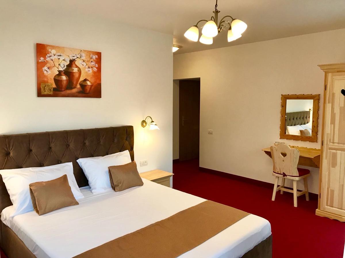 Hotel Casa Belcin Buşteni Esterno foto