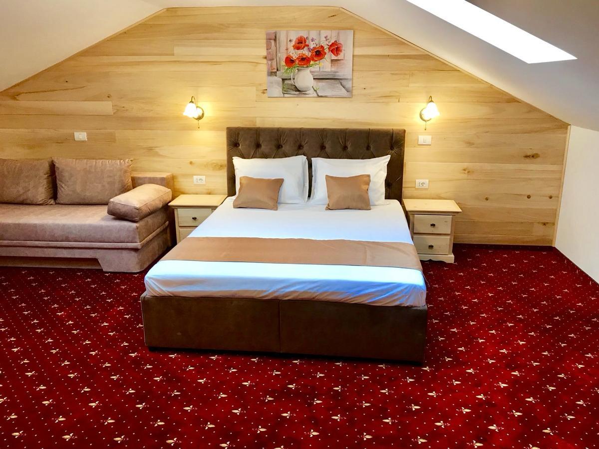 Hotel Casa Belcin Buşteni Esterno foto
