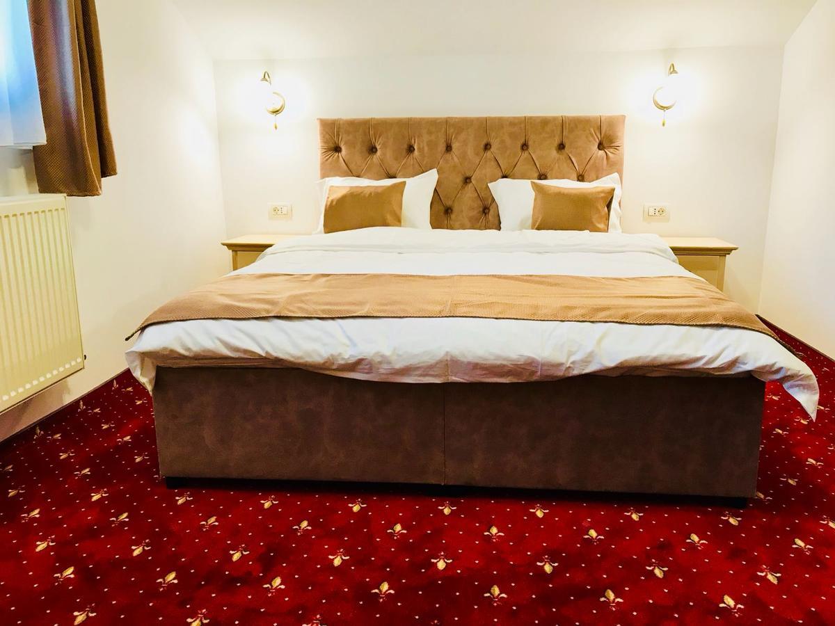 Hotel Casa Belcin Buşteni Esterno foto