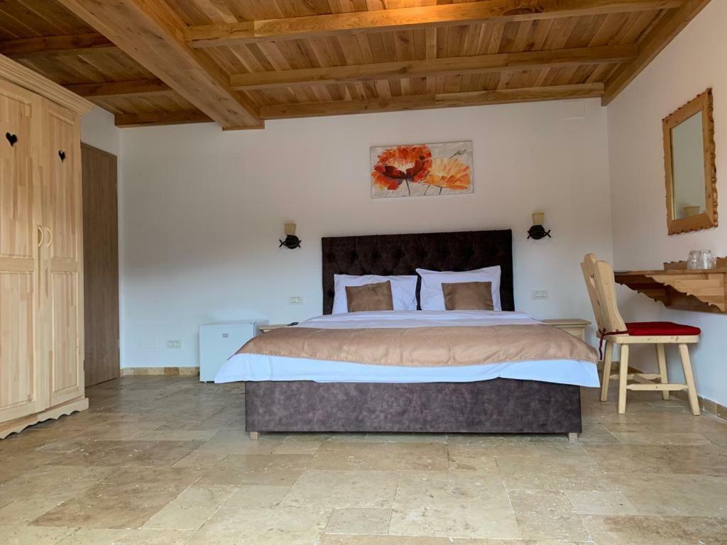 Hotel Casa Belcin Buşteni Esterno foto