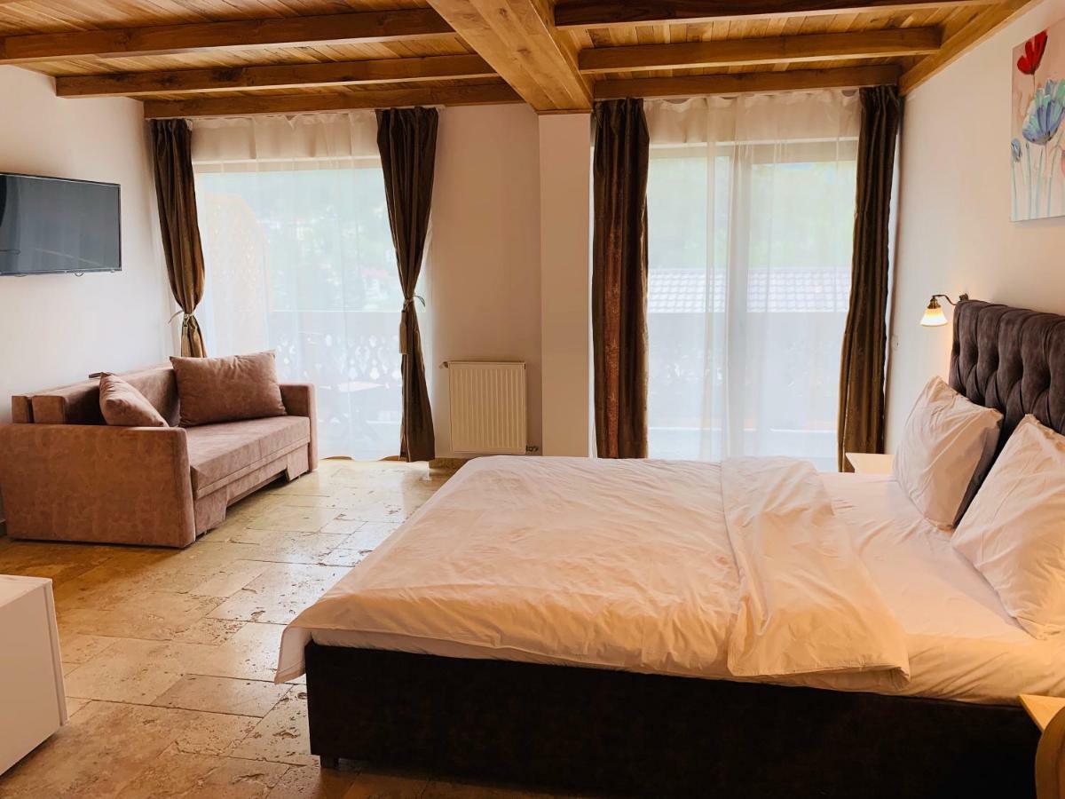 Hotel Casa Belcin Buşteni Esterno foto